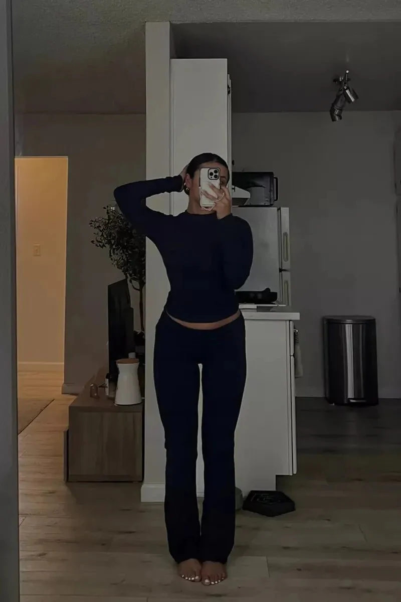 Dames lounge set – Ribstof met stretch en aangesloten pasvorm