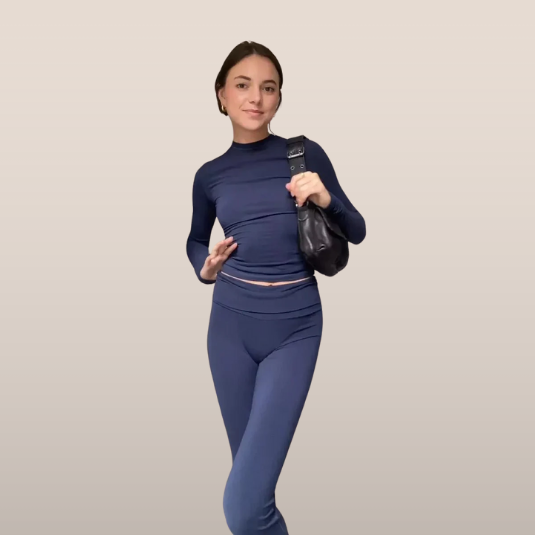 Dames lounge set – Ribstof met stretch en aangesloten pasvorm